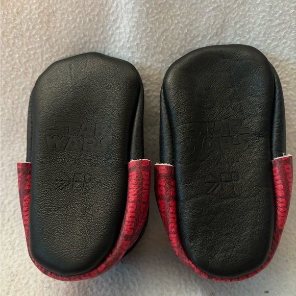 Star Wars Darth Vader infant slippers - Picture 2 of 4